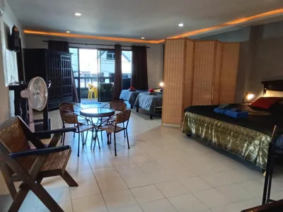豪华四人间 — Hi Karon Beach